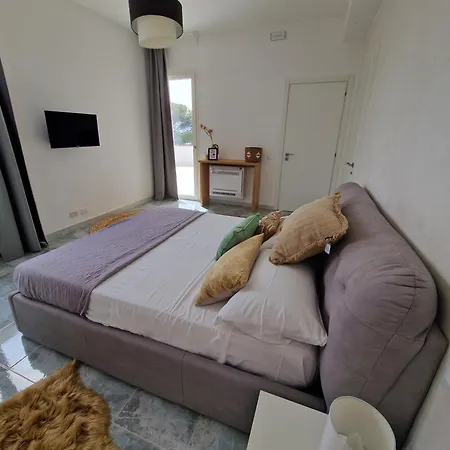 Villa Lecce Bed & Breakfast 3*