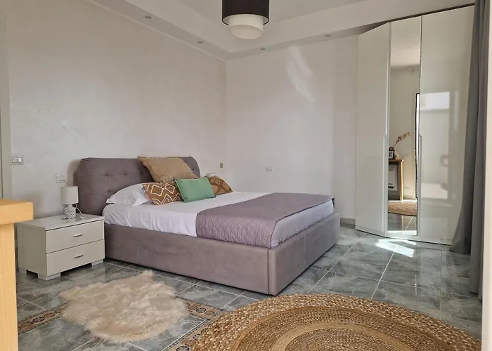 לינה וארוחת בוקר Villa Lecce לצ'ה