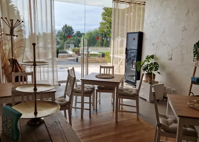 לינה וארוחת בוקר Villa Lecce 3*