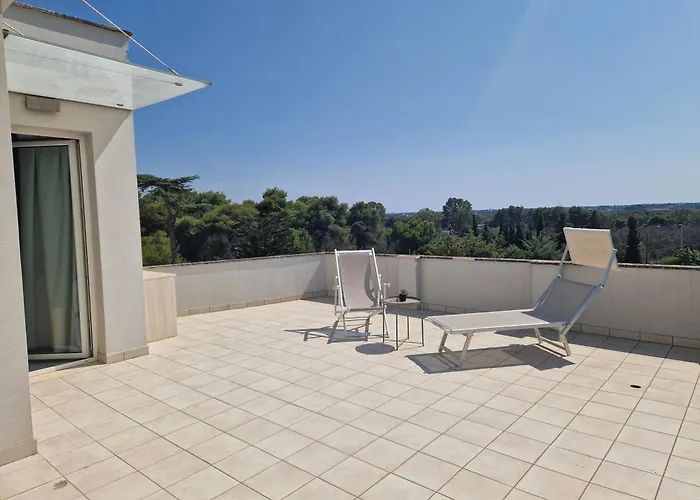 Villa Lecce 3* לצ'ה